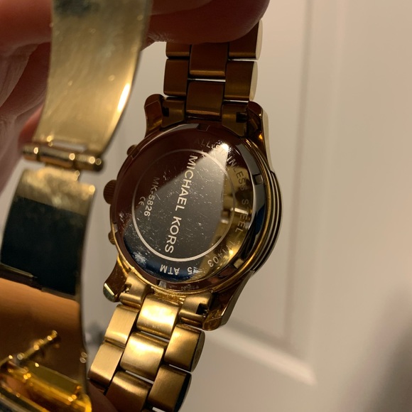 🎉Host Pick🎉 Michael Kors - Runway Gold Tone Bracelet Watch (MK5826) - Picture 8 of 8